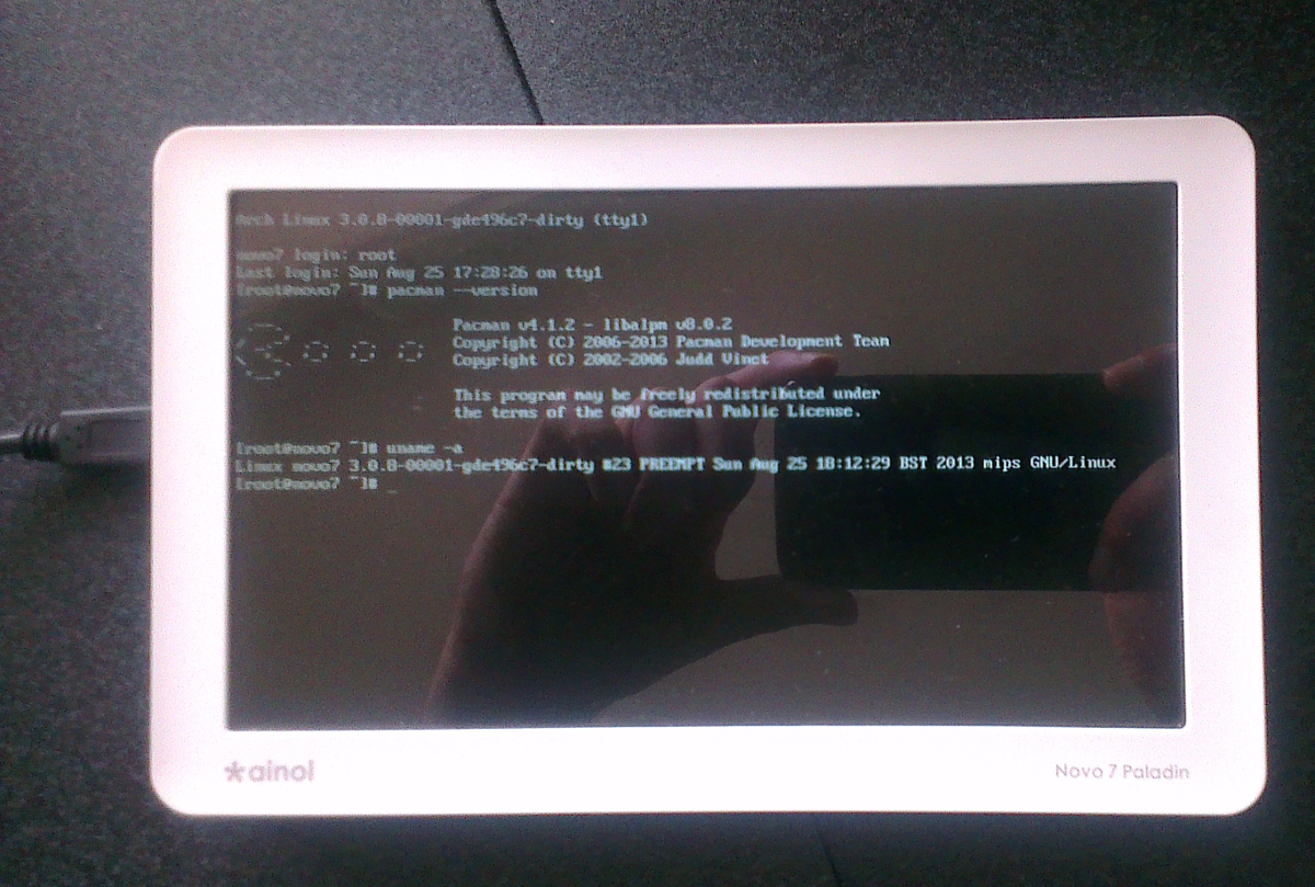 Novo7 Paladin Tablet running ArchLinux MIPS